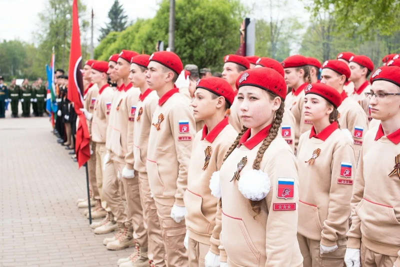 Ученица нашей школы, Осокина Алина - участница парада Победы в Красноярске.